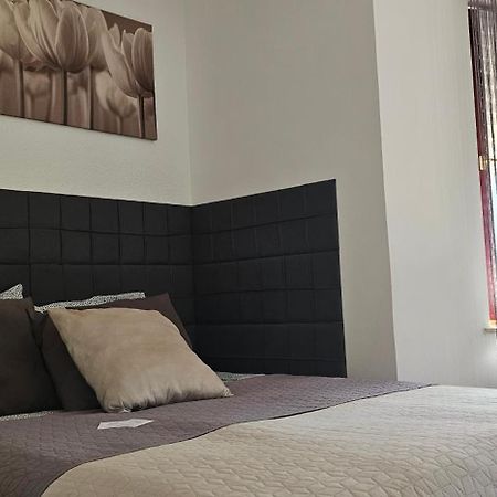 Nyirjes Vendeghaz Hotel Balassagyarmat Buitenkant foto
