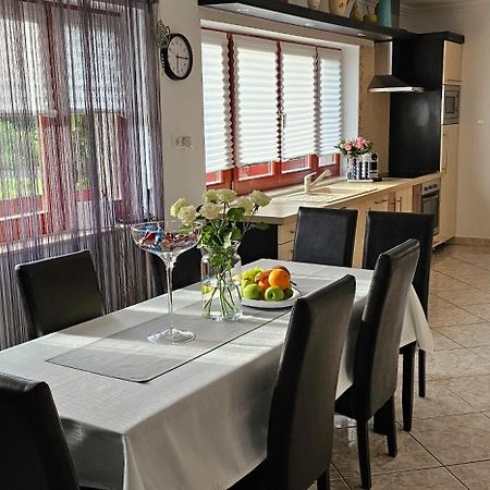 Nyirjes Vendeghaz Hotel Balassagyarmat Buitenkant foto