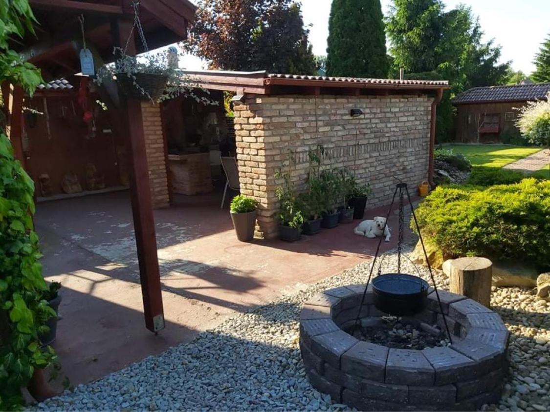 Nyirjes Vendeghaz Hotel Balassagyarmat Buitenkant foto