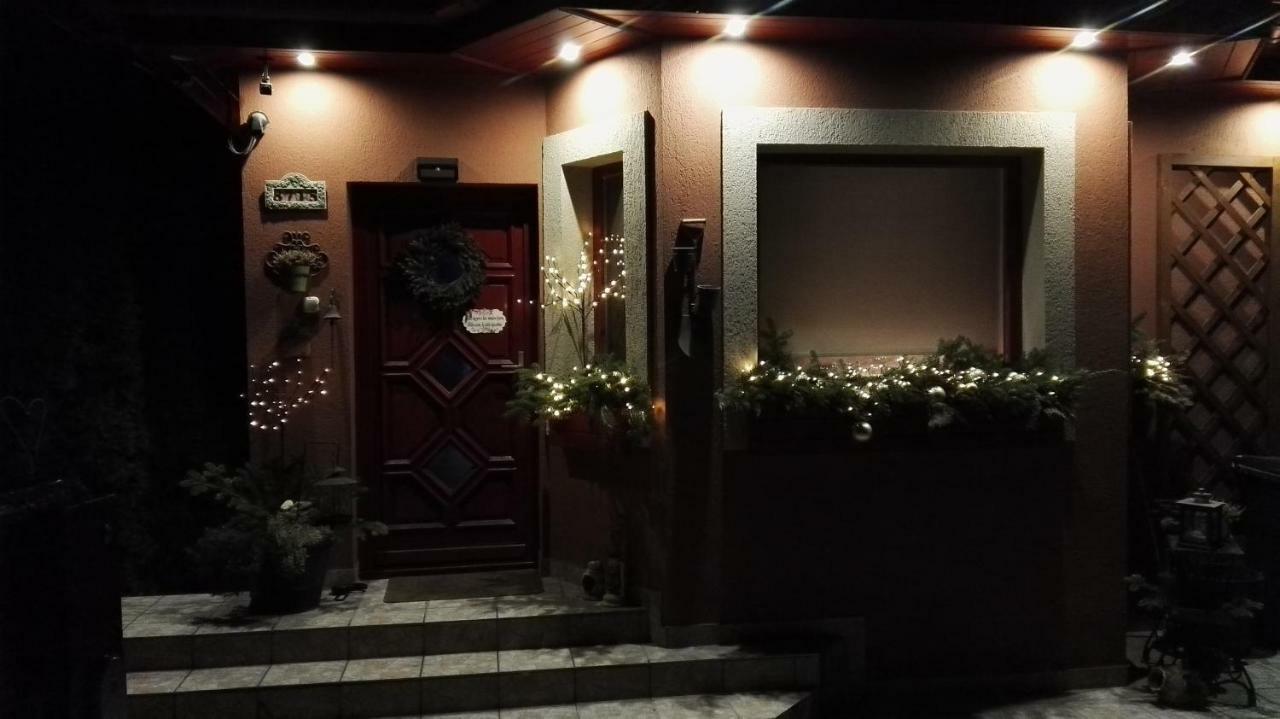 Nyirjes Vendeghaz Hotel Balassagyarmat Buitenkant foto